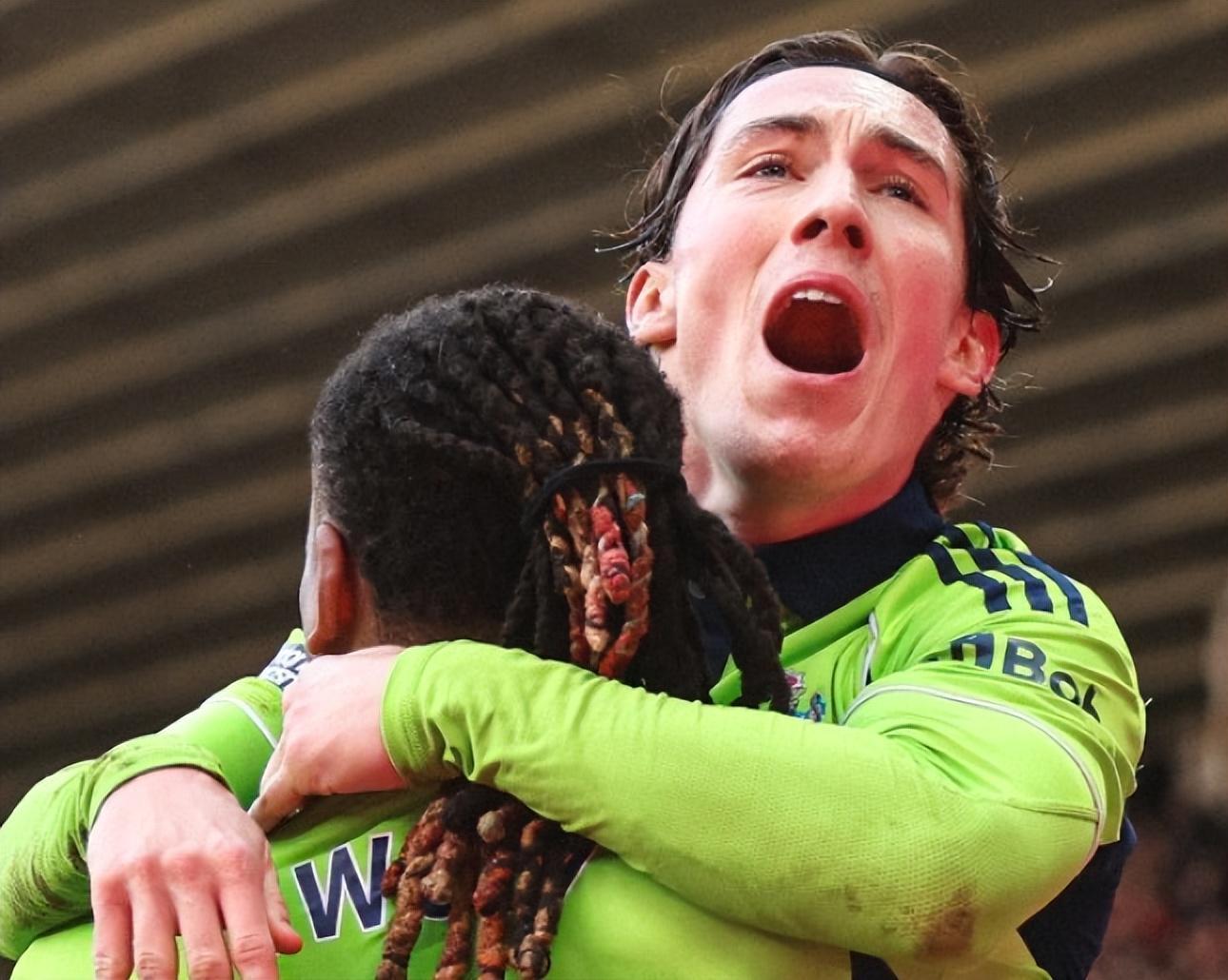 世界杯app下载-今夏英超游出一条大鱼 10球7助攻 天才边锋或成自由身 遭多队疯抢