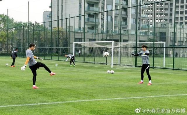 世界杯app下载-广州队热身2比2亚泰 阿兰回归首球埃里克破门